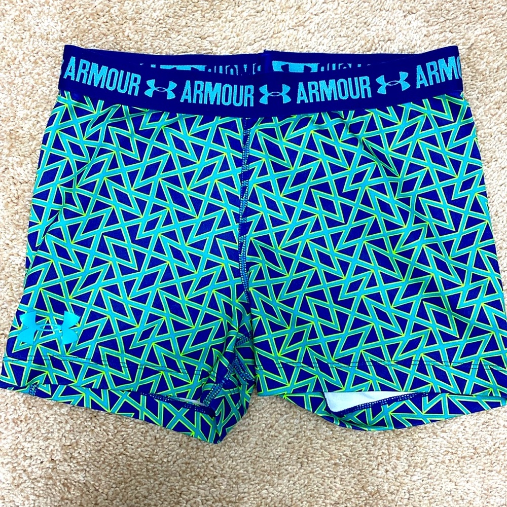 Under Armor Girl Shorts, size 10